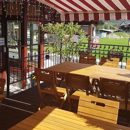 Ostoja U Pyrca לינה וארוחת בוקר 3*