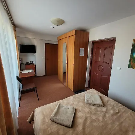 לינה וארוחת בוקר Ostoja U Pyrca