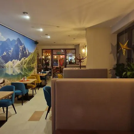 Ostoja U Pyrca לינה וארוחת בוקר 3*