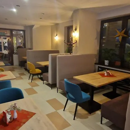 לינה וארוחת בוקר Ostoja U Pyrca