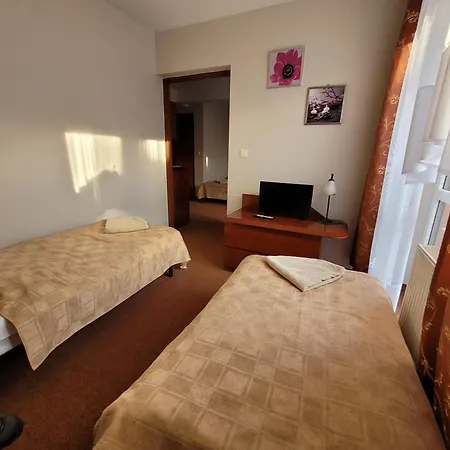 לינה וארוחת בוקר Ostoja U Pyrca