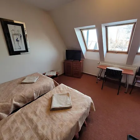 לינה וארוחת בוקר Ostoja U Pyrca